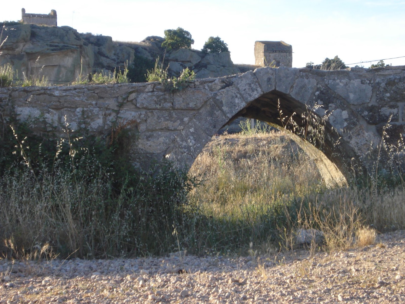 El puente sobre el arroyo de La Ribera